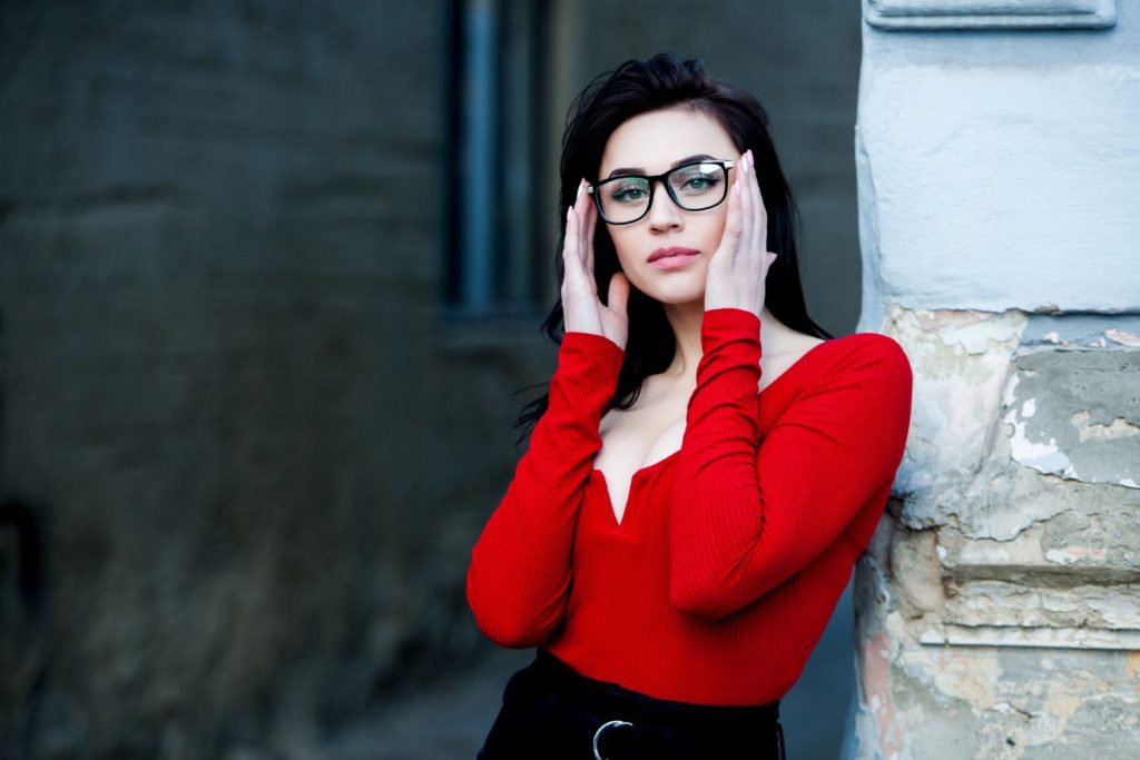 Okulary korekcyjne Versace dla kobiet to perfekcyjne połączenie stylu i funkcjonalności